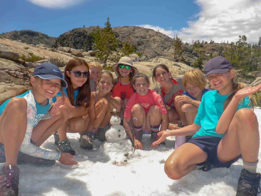 girls backpacking crew group photo